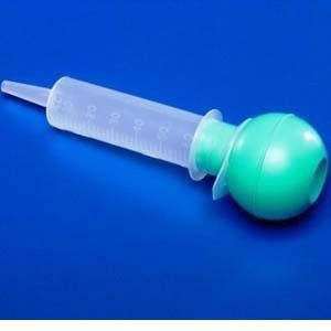 Dover Irrigation Tray with Piston Syringe with Lid, Sterile Saline 20/CA - QG Med